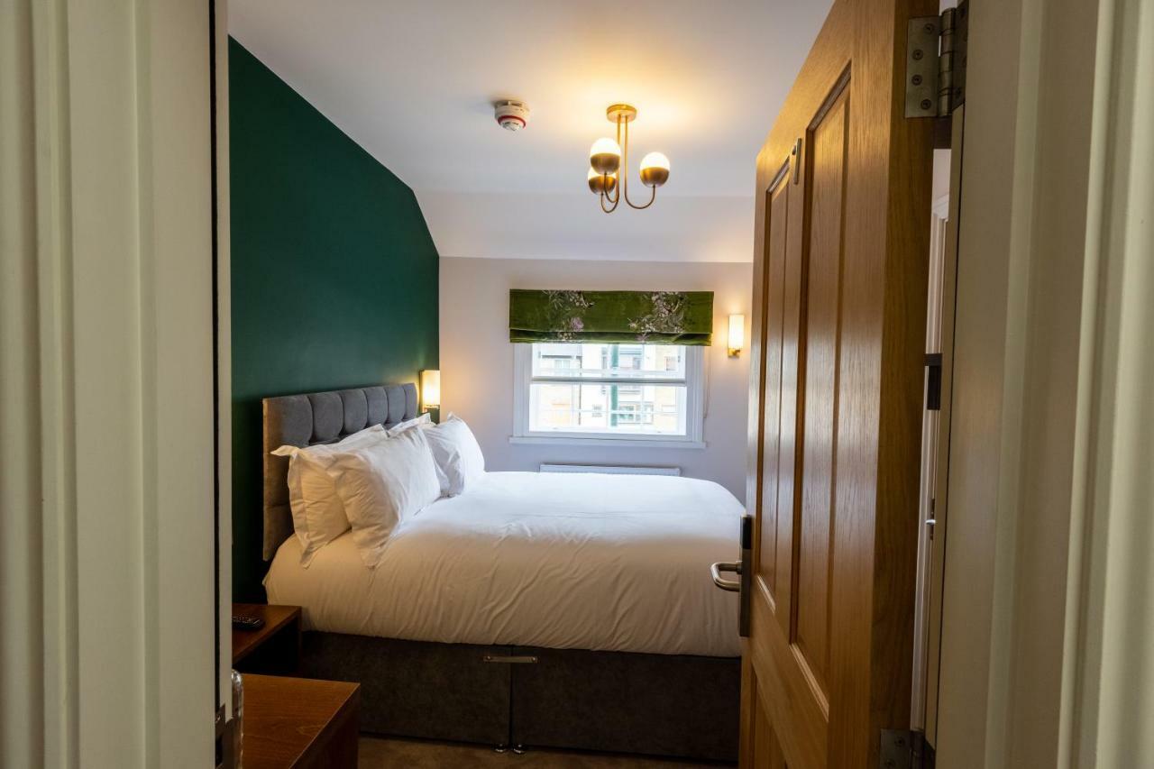 The Kings Arms Hotel Kingston upon Thames  Eksteriør billede